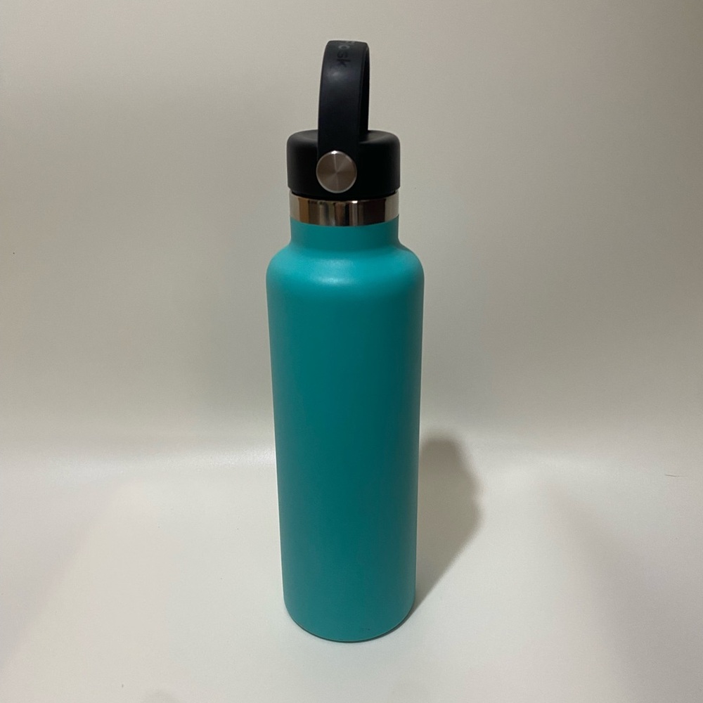 Hydro Flask 21 oz Aqua Bottle With Black Handle - Picture 3 of 5